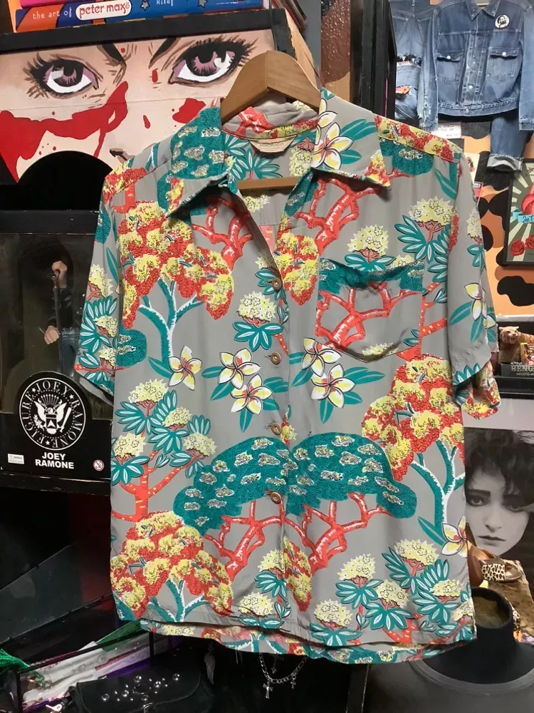 Vintage 40s KamehameHa Tiki Floral Print Ladies Short Sleeve Button-Up Shirt