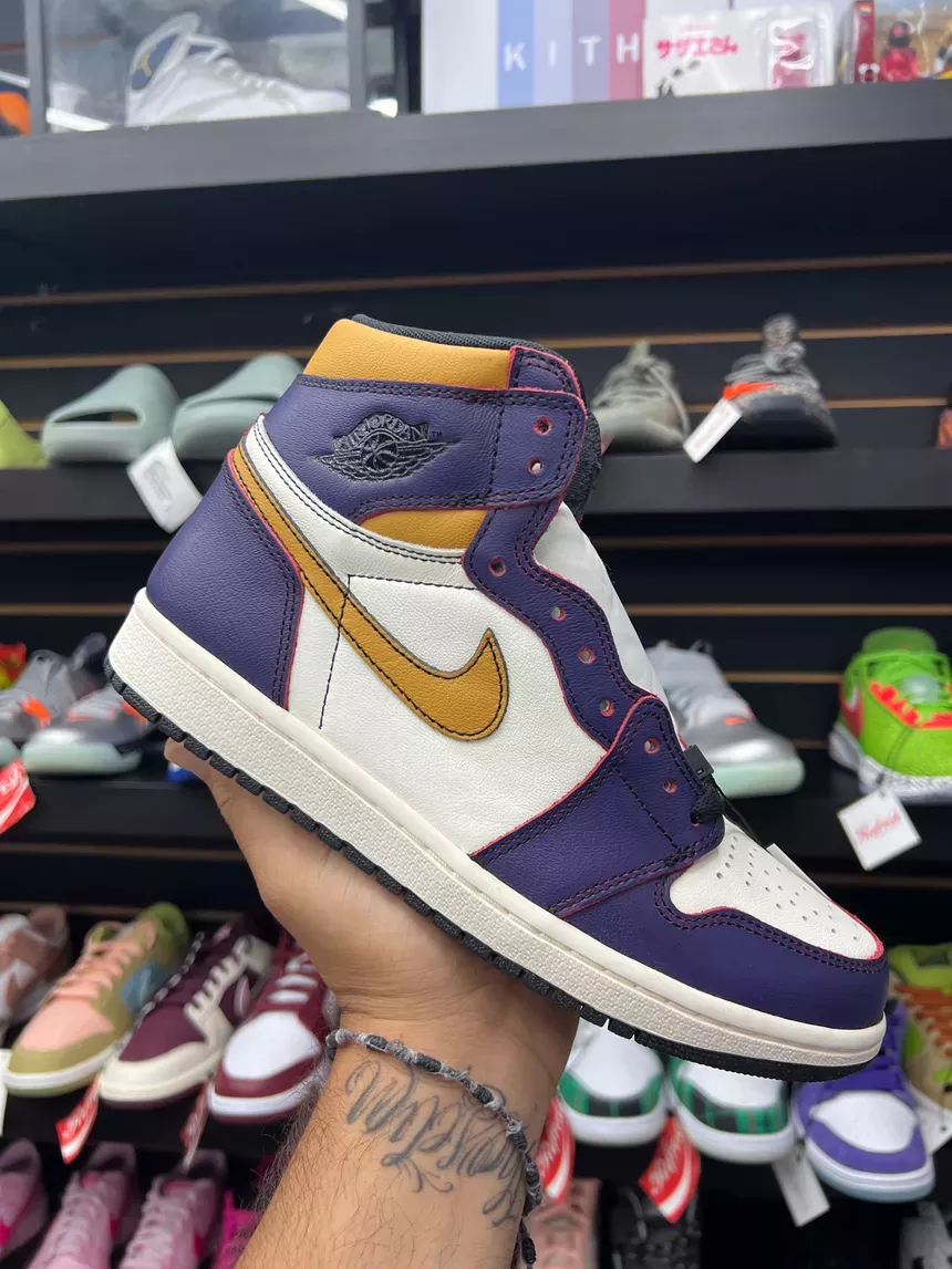 Air Jordan 1  LA To Chicago Size 8