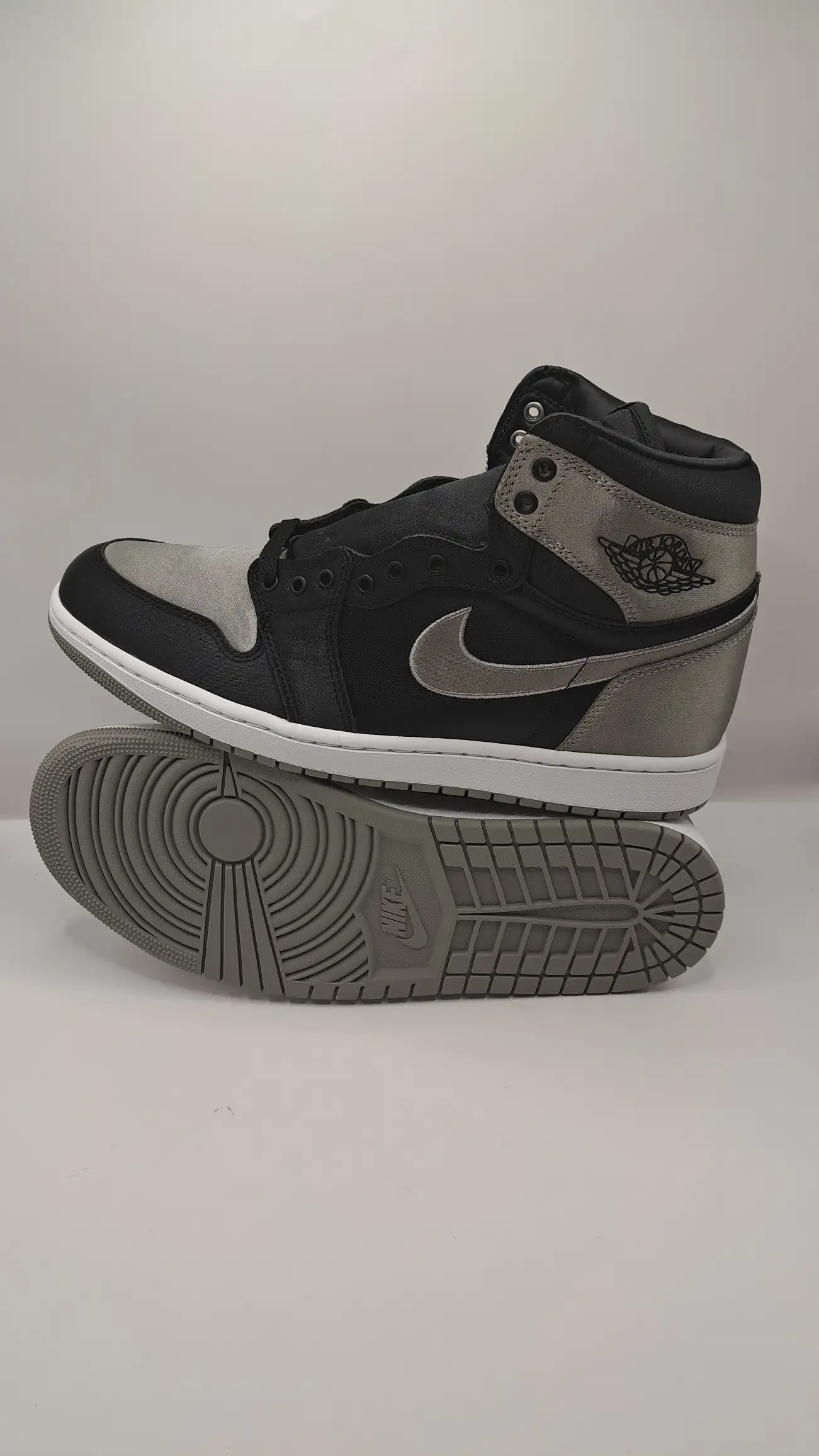 Air Jordan 1 Retro High OG Satin Shadow