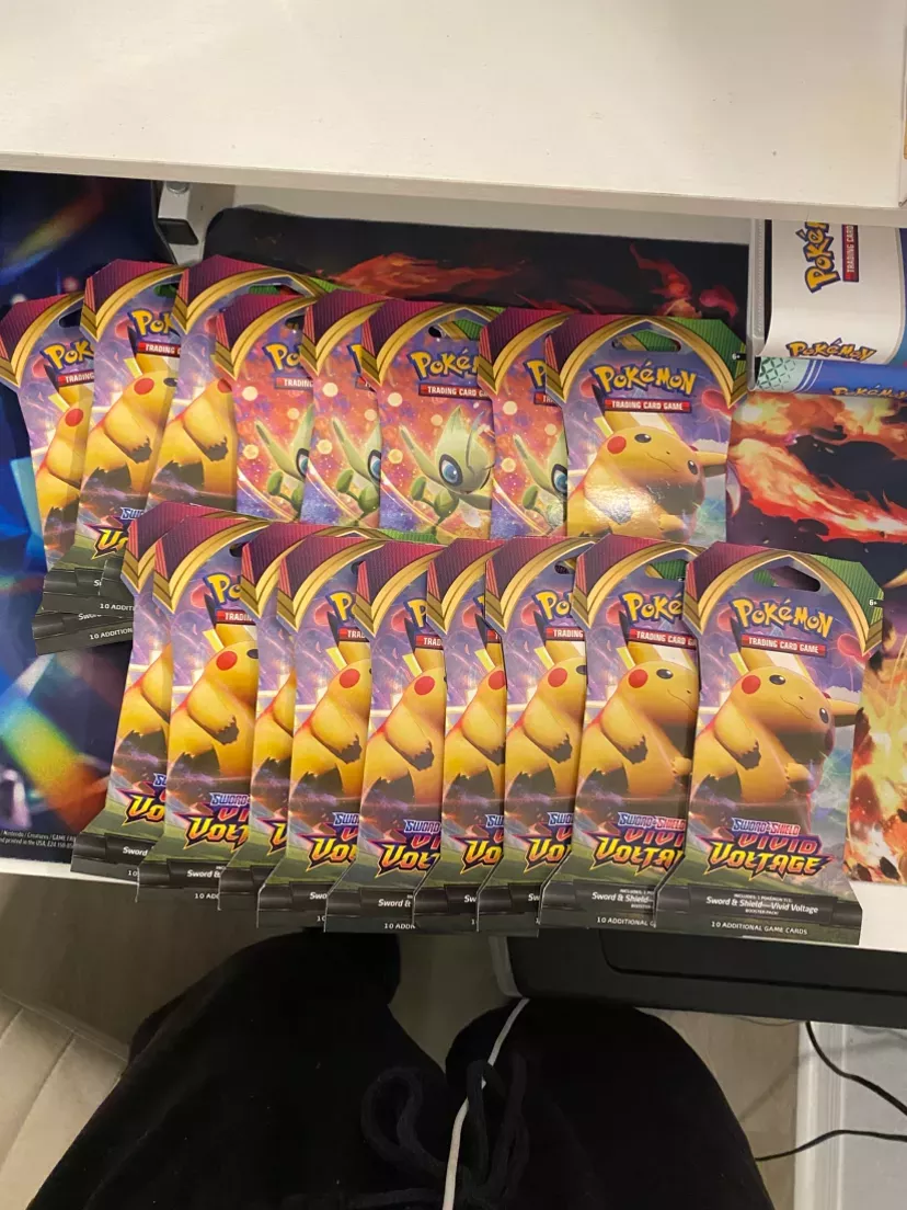 Pokemon TCG: Sword & Shield - Vivid Voltage Booster Pack