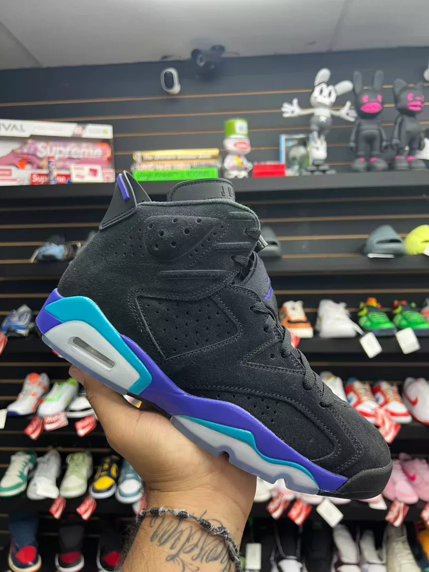Air Jordan 6 Aqua Size 9