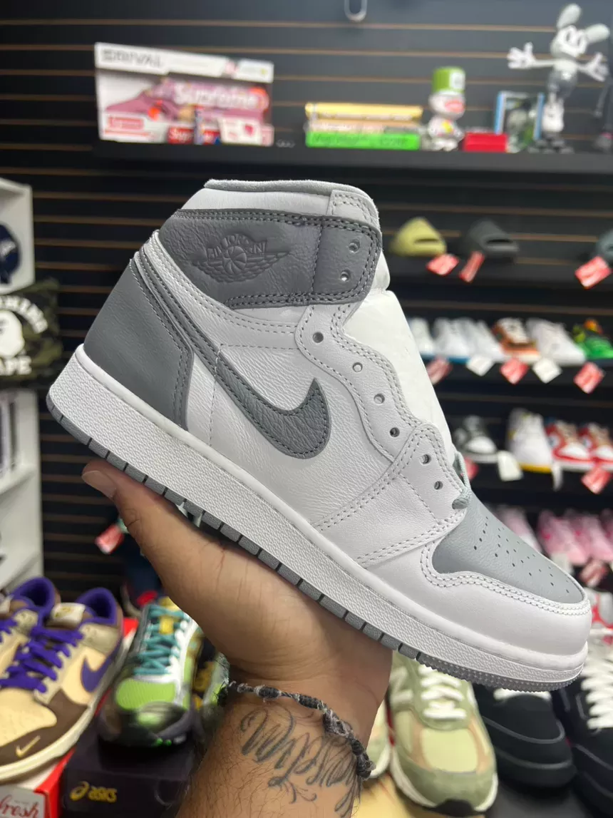 Air Jordan 1 Stealth Size 6.5y