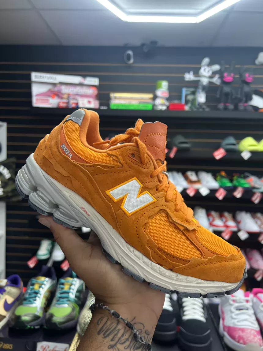 NB2002R Vintage Orange Size 6.5
