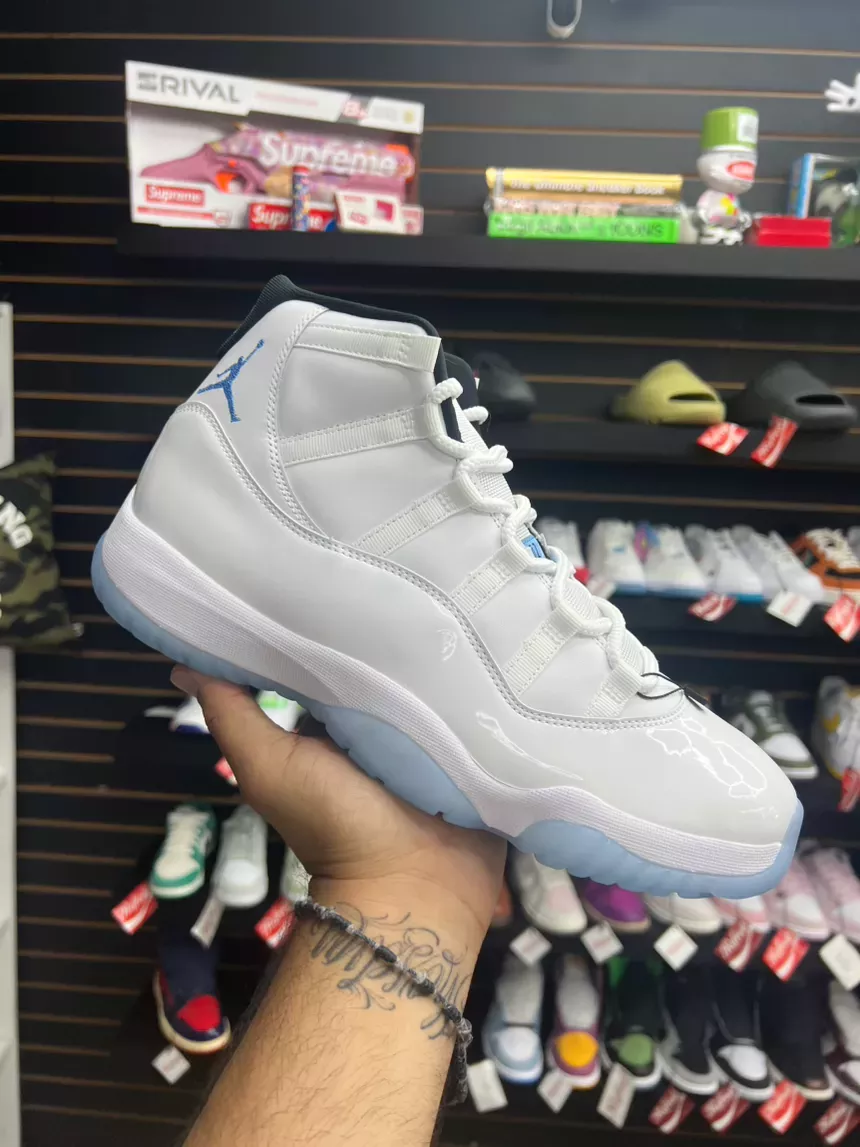 Air Jordan 11 Legend Blue Size 12