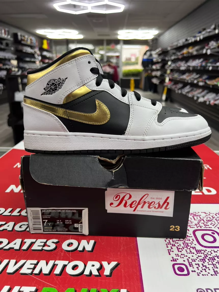 Air Jordan 1 Mid White Gold Black Size 7y