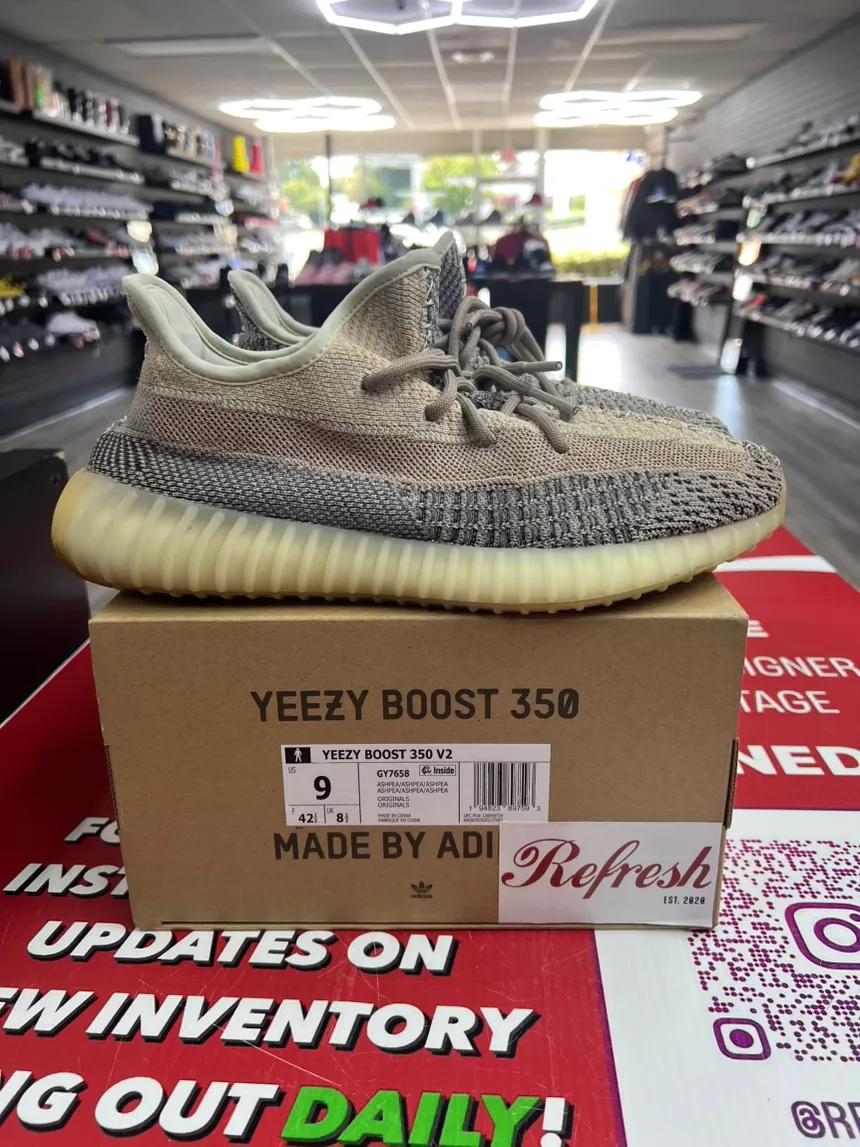 Yeezy 350 Ash Pearl Size 9
