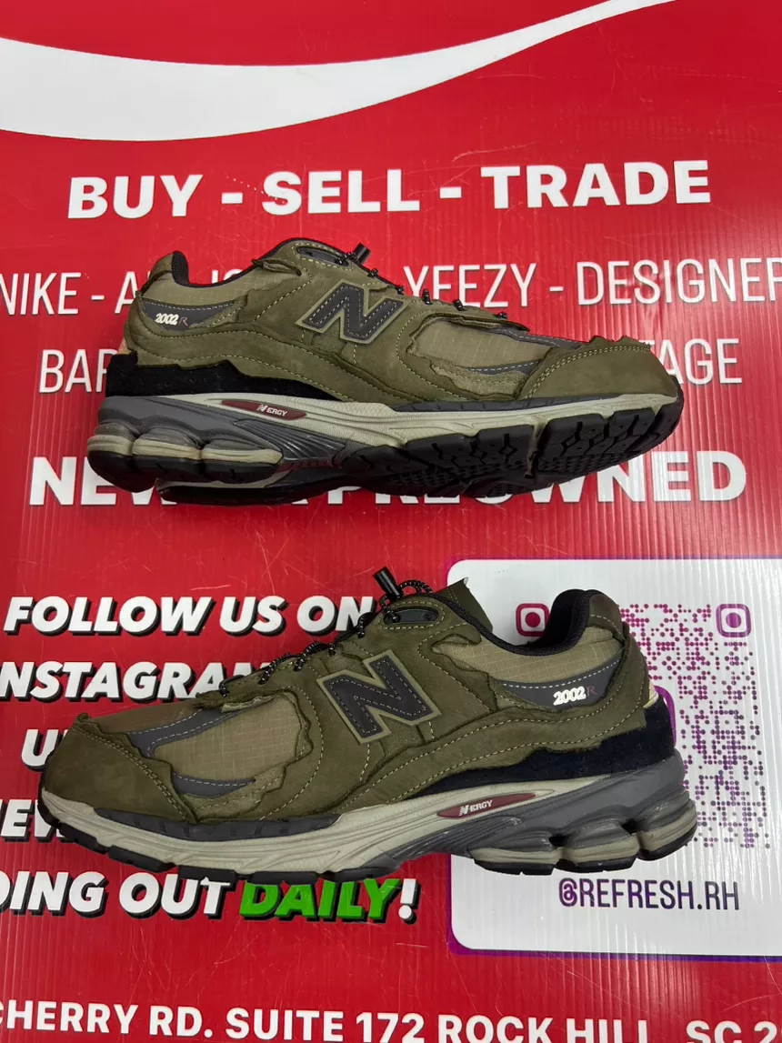 NB 2002R Protection Pack Dark Moss Size 10.5