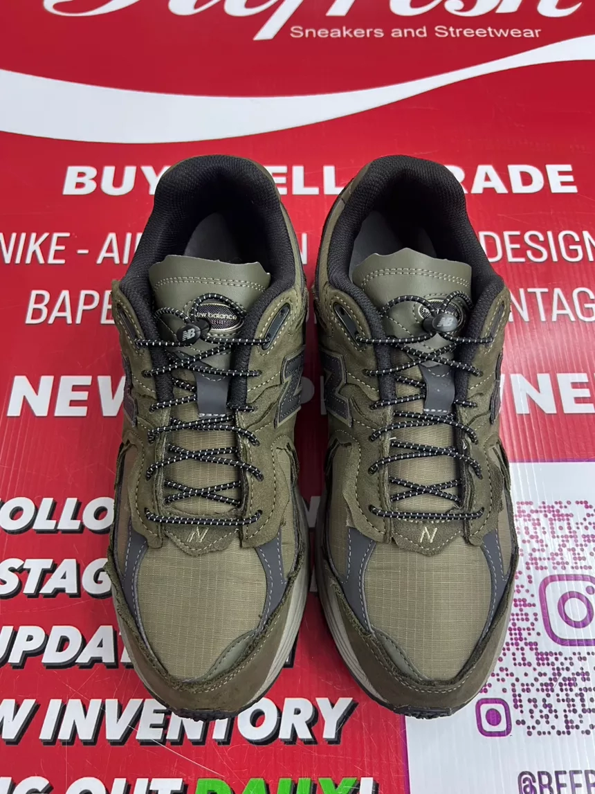 NB 2002R Protection Pack Dark Moss Size 10.5