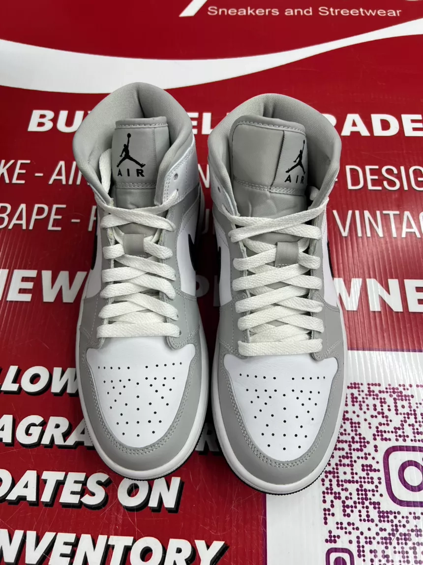 Air Jordan 1 Mid Light Smoke Grey Size 7.5w/6y