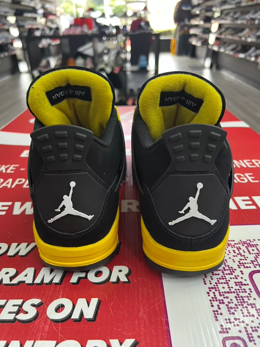 Air Jordan 4 Thunder Size 10.5