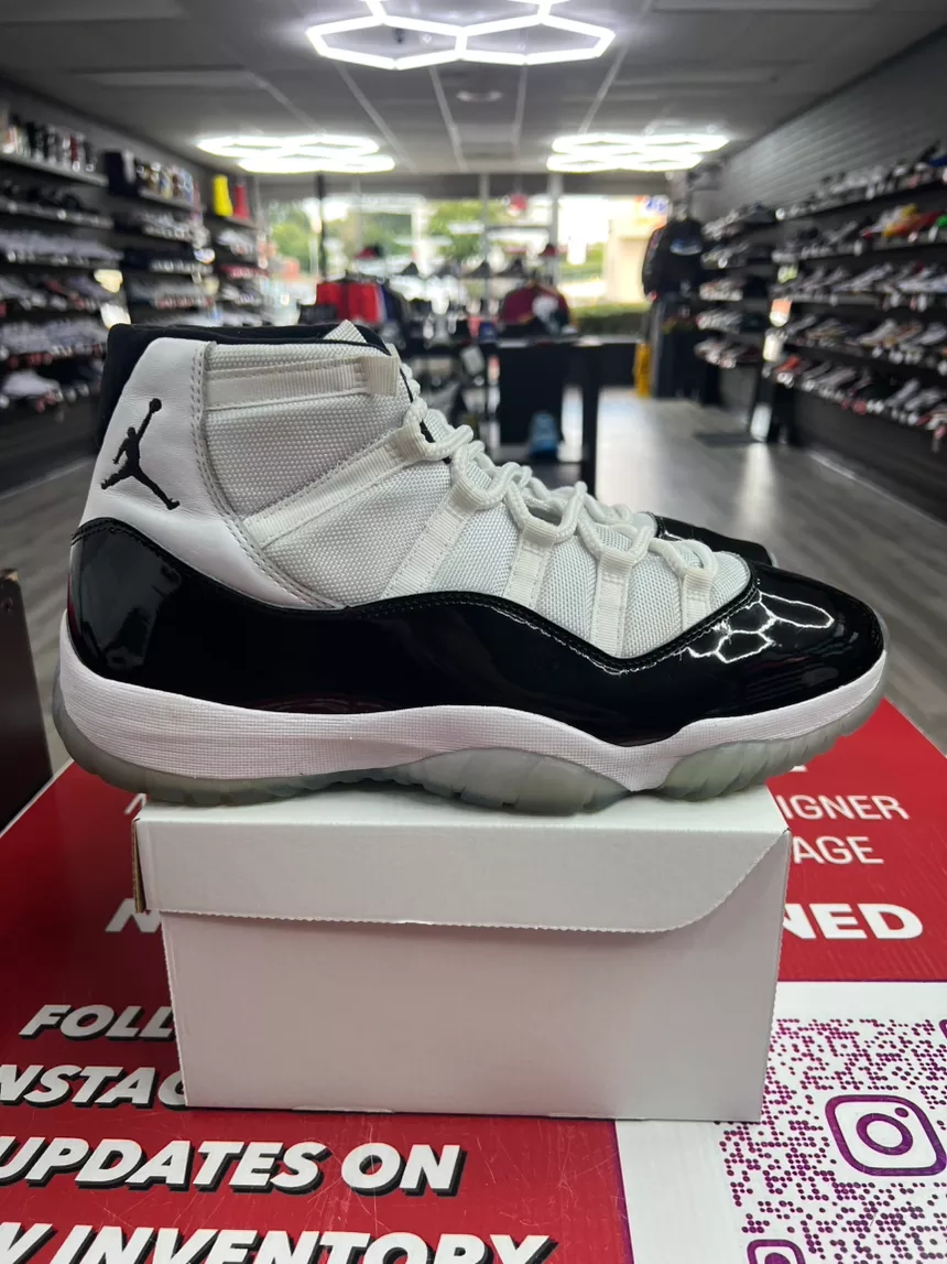 Air Jordan 11 Concord Size 13