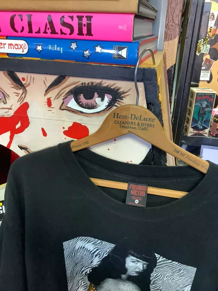 Vintage 90s Fashion Victim JungLe Bettie Page T