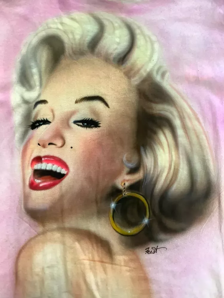 Vintage 90s  Marilyn T