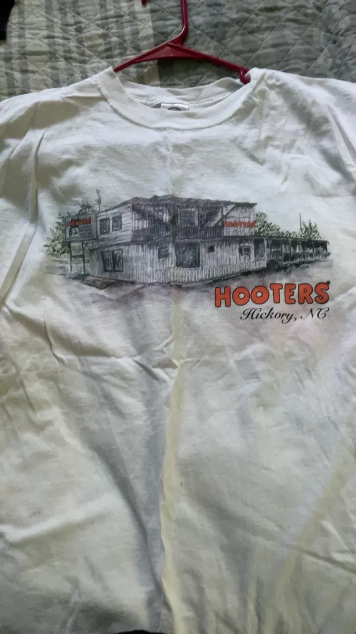 Vintage Hooters Tee