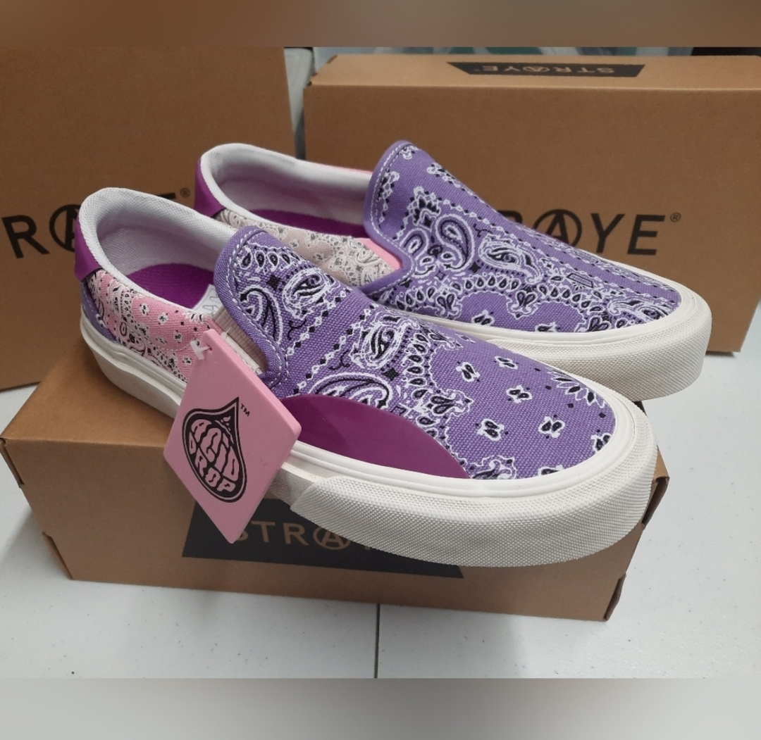 Women's 9.5 Straye Sneakers Purple Bandana Slip-On Sneakers