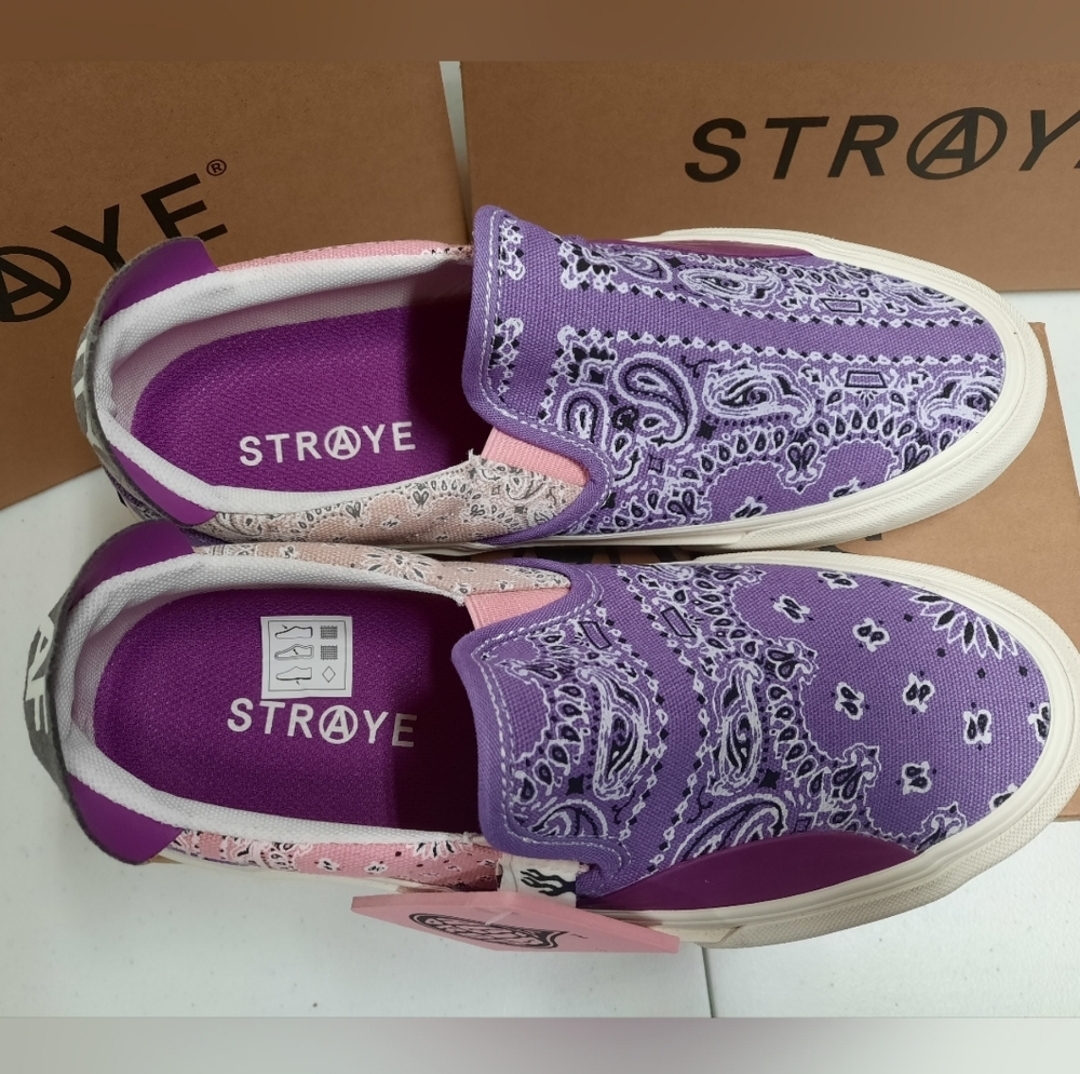 Women's 9.5 Straye Sneakers Purple Bandana Slip-On Sneakers