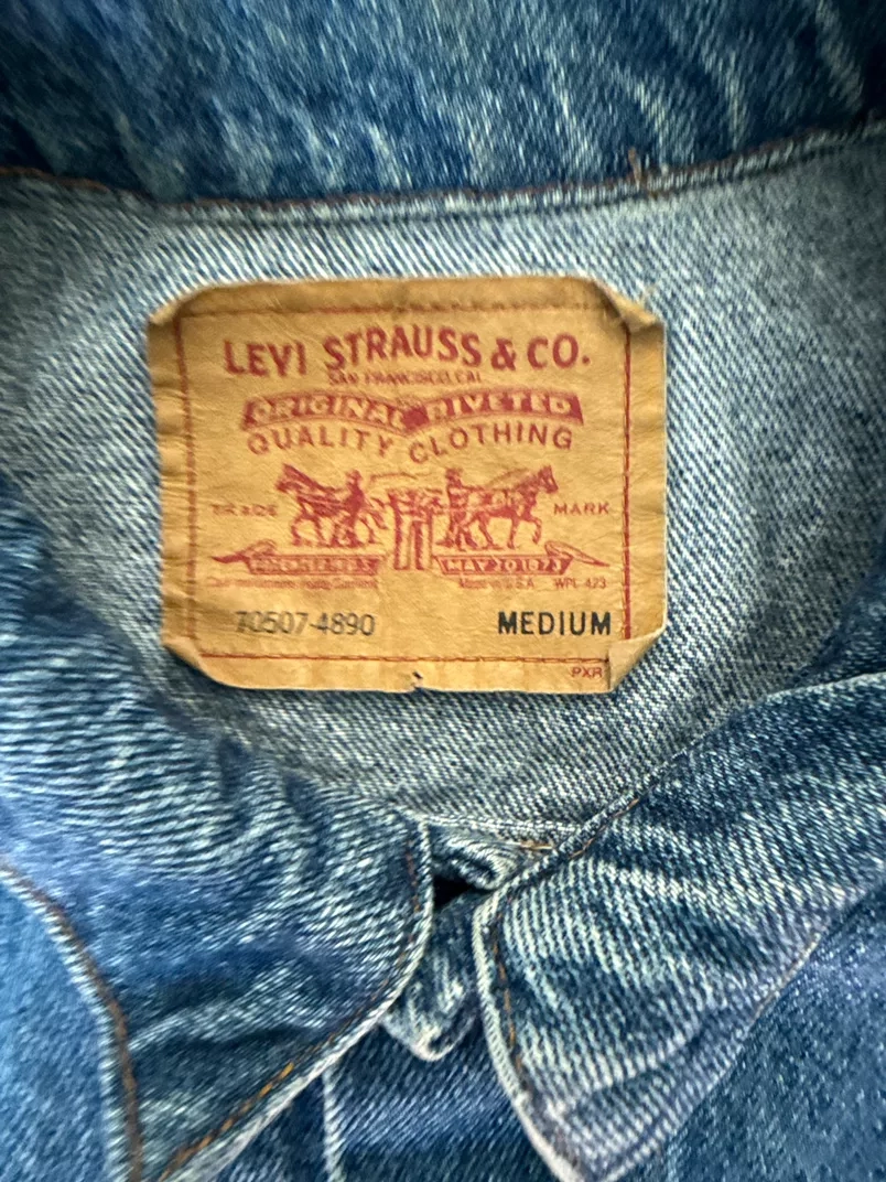 1990s Levi’s 70507-4890 Denim Trucker Jacket – Made in USA (Medium)
