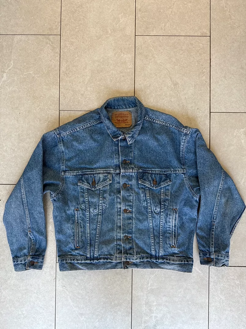 1990s Levi’s 70507-4890 Denim Trucker Jacket – Made in USA (Medium)