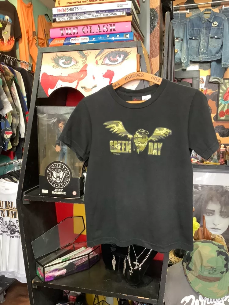 Vintage Green Day Black  Youth/GirLy T