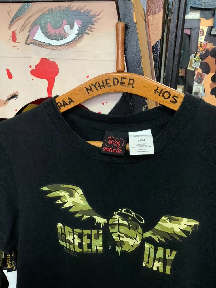 Vintage Green Day Black  Youth/GirLy T