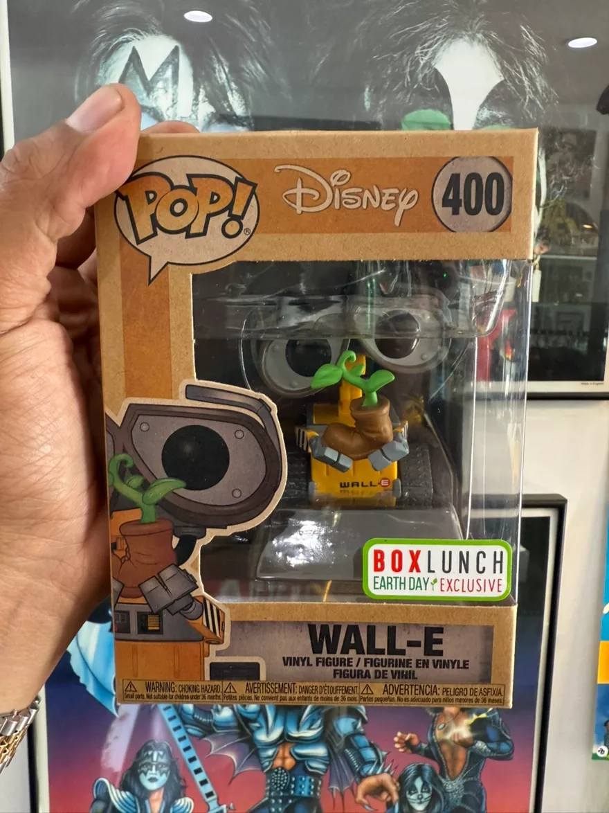 Disney WALL-E Earth Day Exclusive Funko Pop! #400