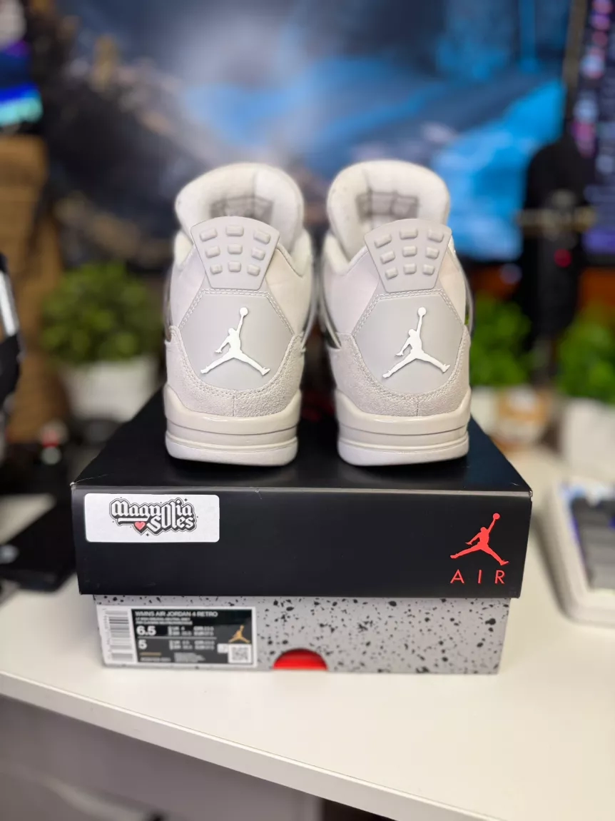 “Frozen Moments” Air Jordan 4 Retro - Size 6.5W (5M)