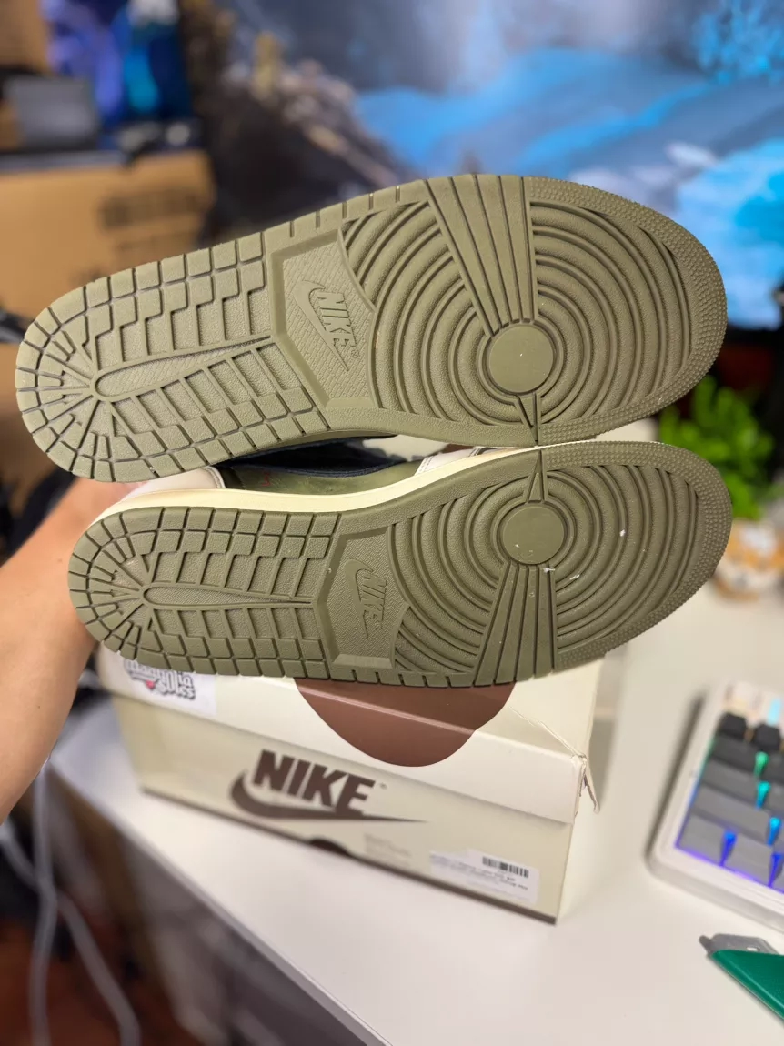 “Medium Olive” Nike Air Jordan 1 Low Travis Scott - Size 11.5 Mens