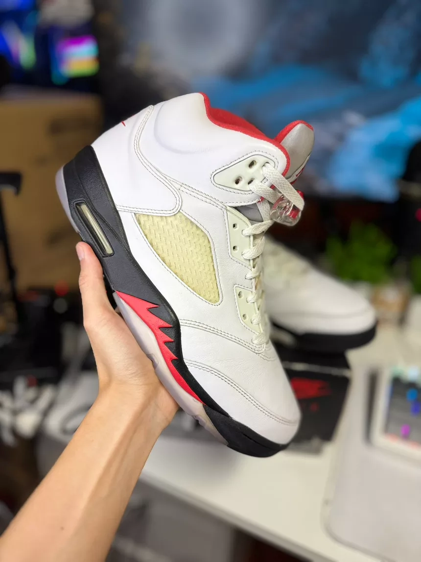 Air Jordan 5 Retro Fire Red (2020) - Size 10 Mens