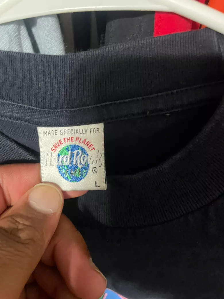 Size Large- Vintage Hard Rock Cafe Singapore Tee