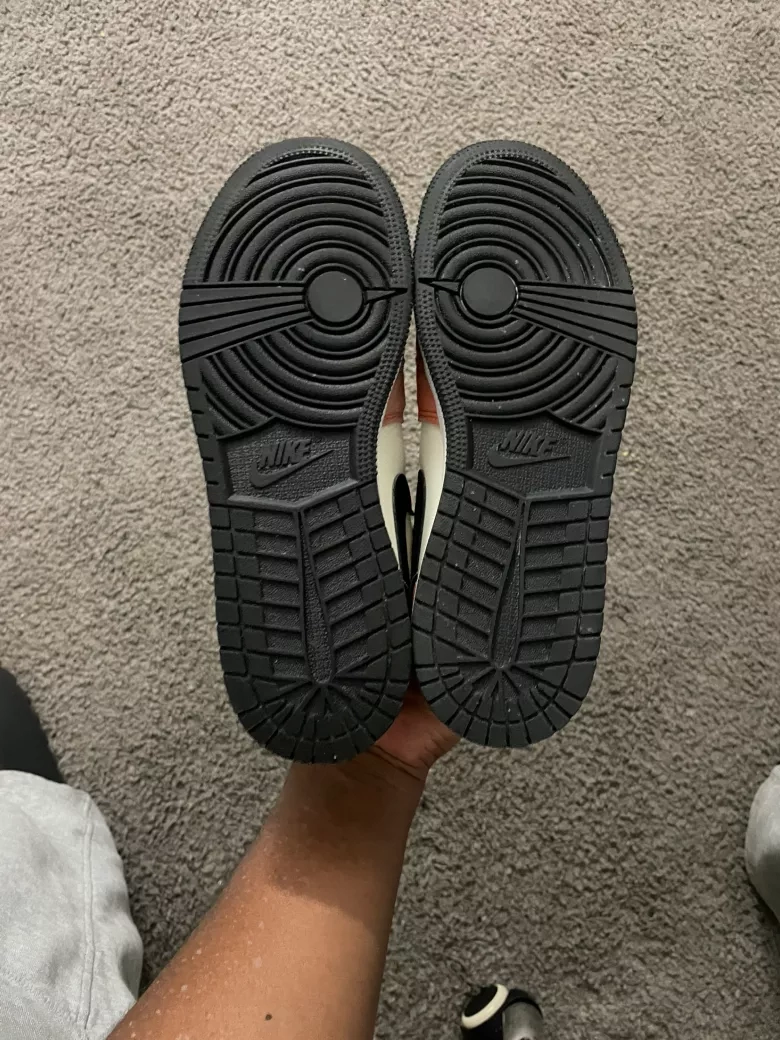 Size 6y- Air Jordan 1 Mid Coral Orange Chalk