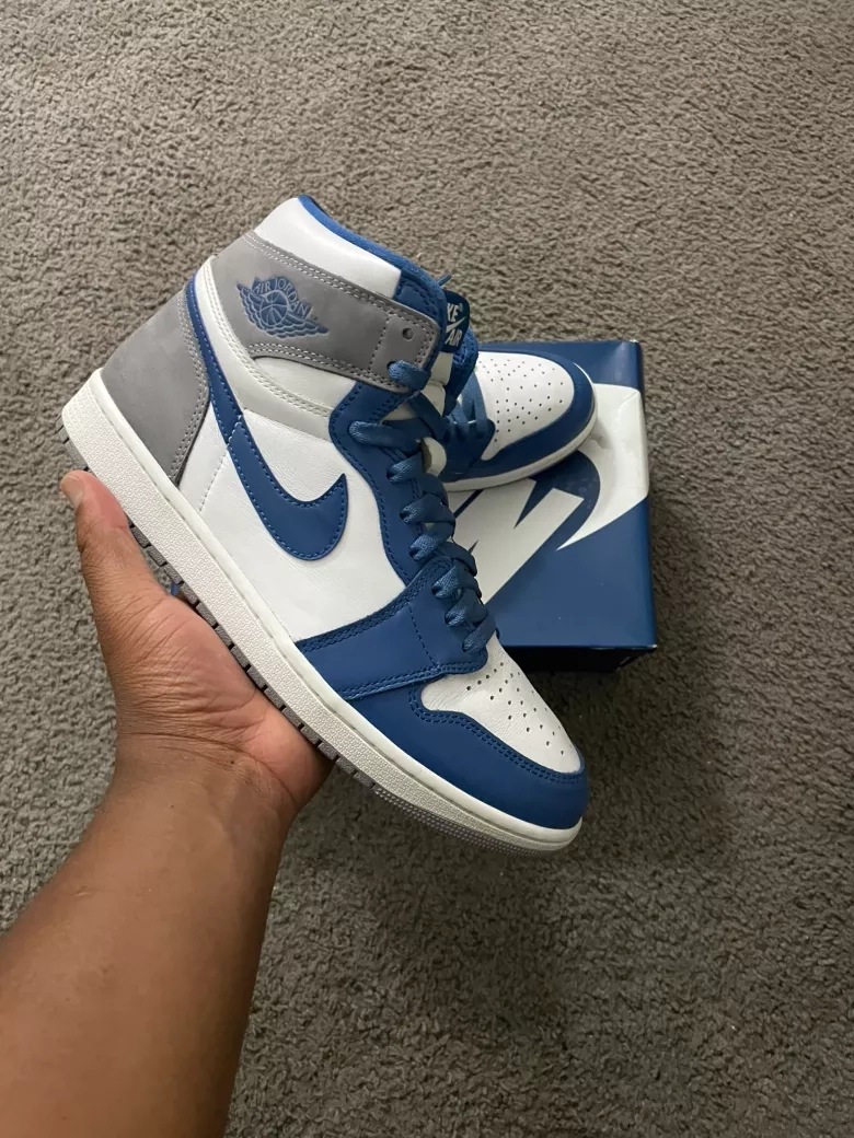 Size 10.5- Air Jordan 1 High True Blue