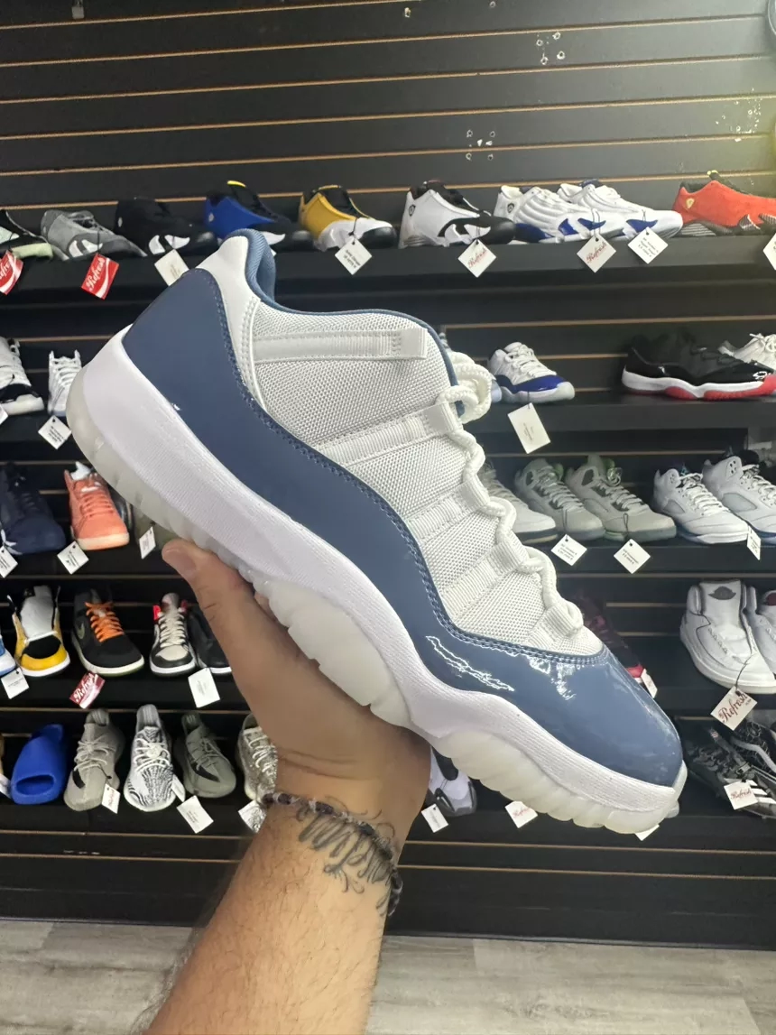 Air Jordan 11 Low Diffused Blue Size 13
