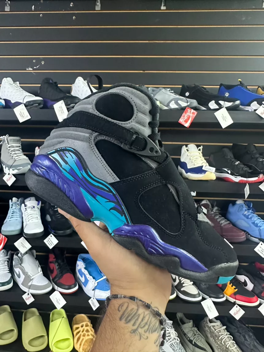 Air Jordan 8 Aqua Size 6.5y