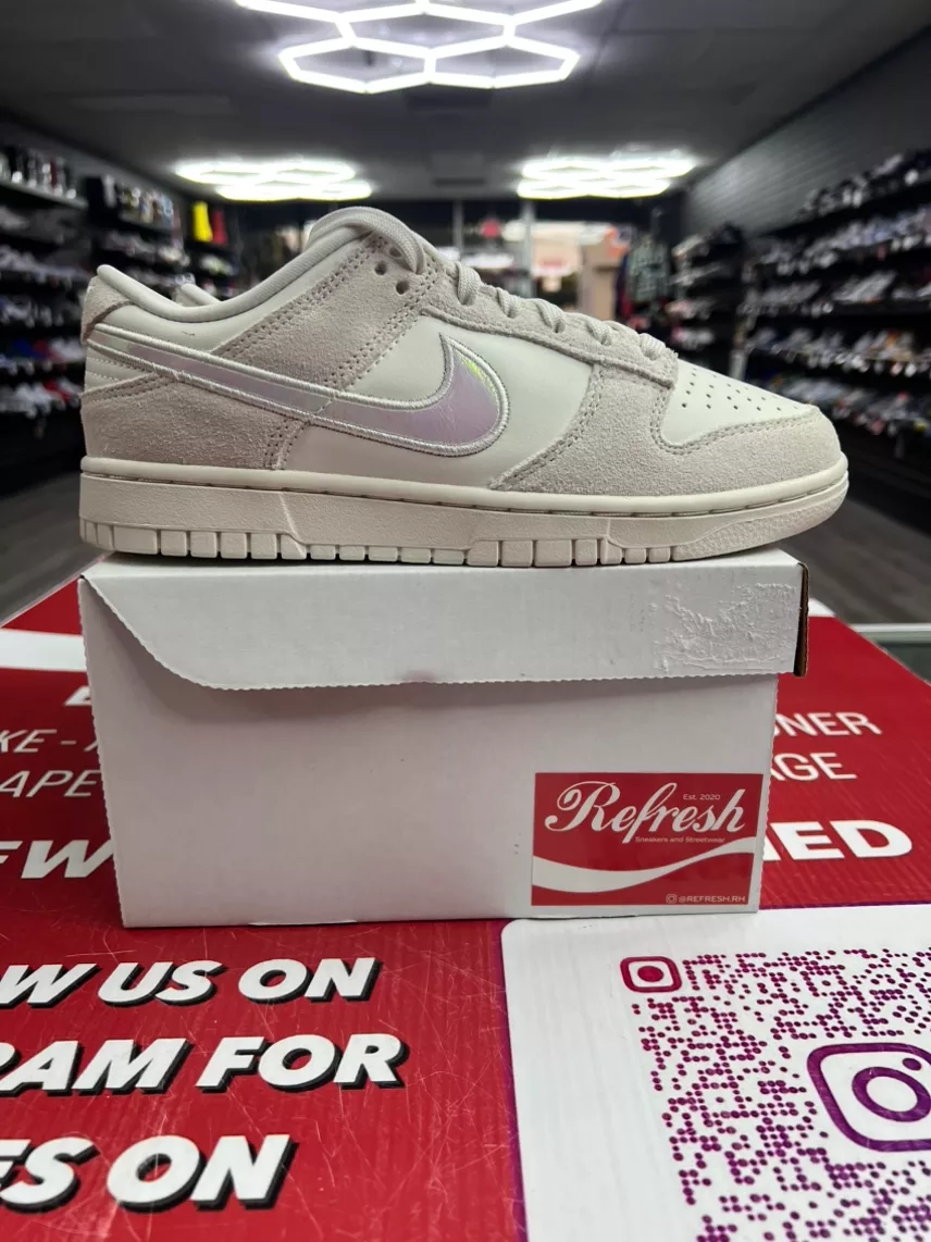 Nike Dunk Low Iridecent Swoosh Size 6.5y/8w