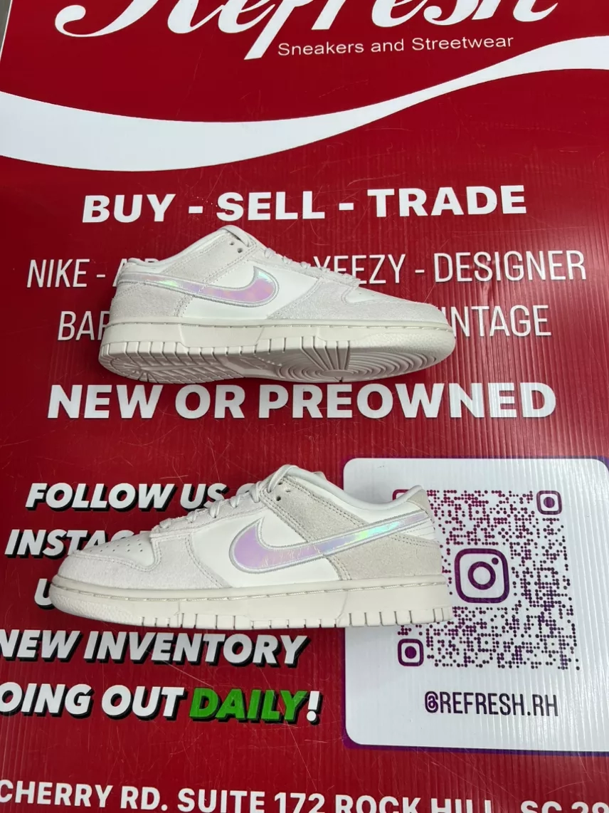 Nike Dunk Low Iridecent Swoosh Size 6.5y/8w