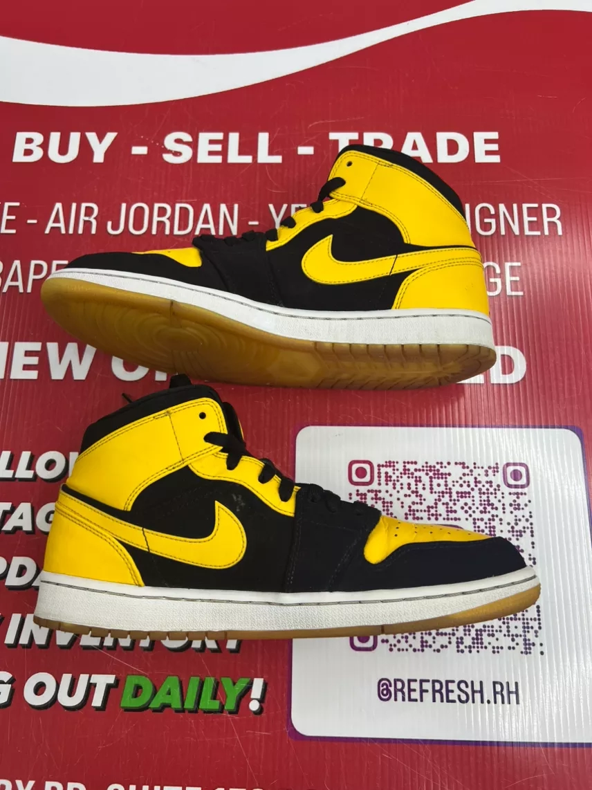 Air Jordan 1 Mid New Love Size 9.5