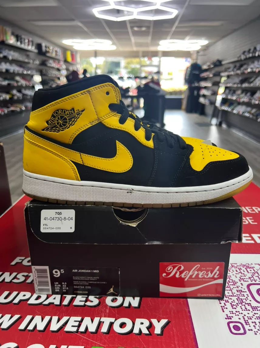 Air Jordan 1 Mid New Love Size 9.5