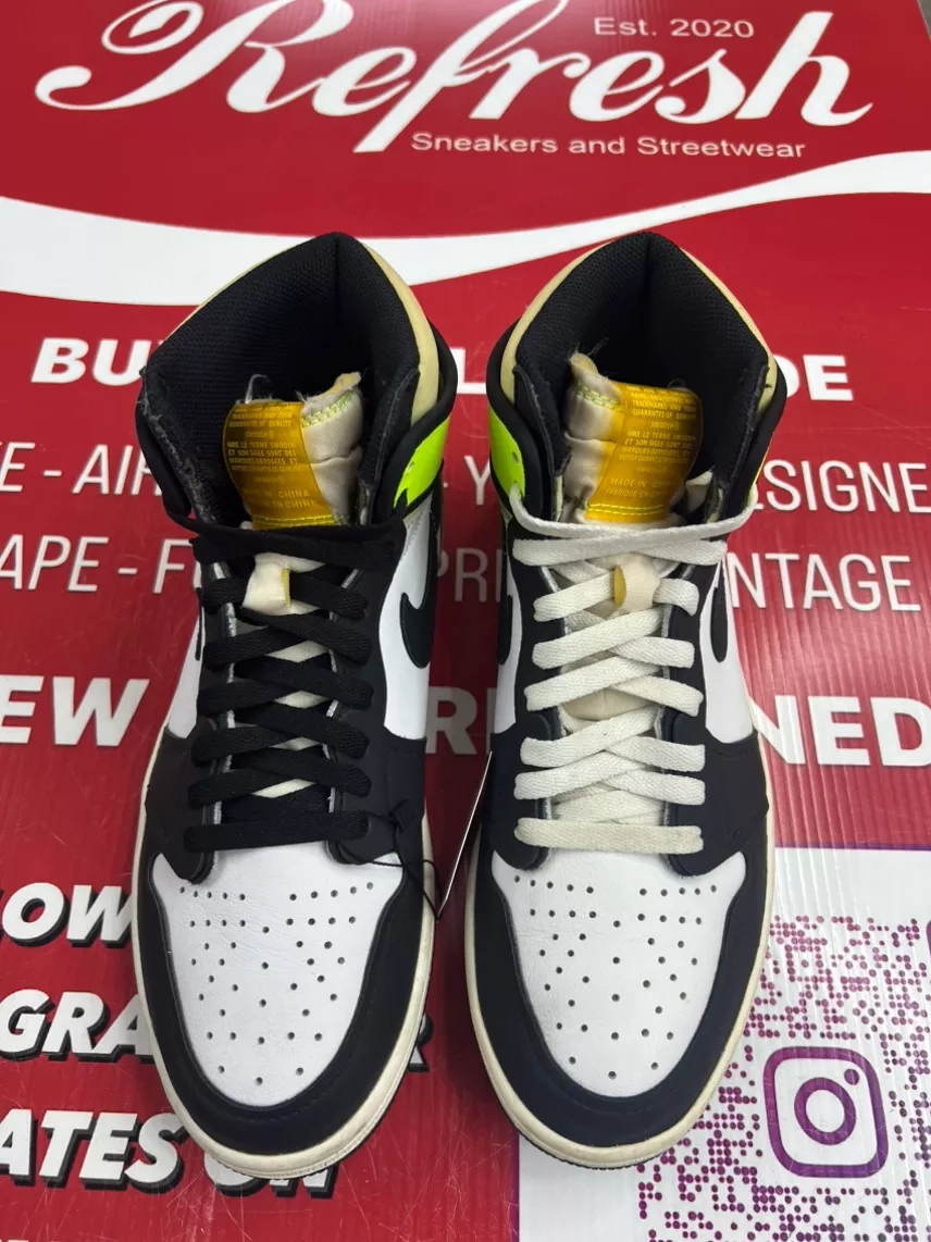 Air Jordan 1 Volt Size 9
