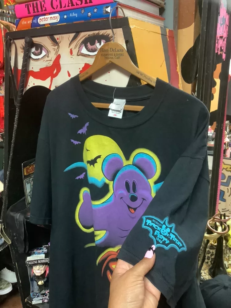 Vintage Disney Halloween Mickey Mouse Batty Ghost T