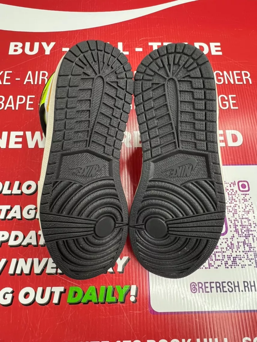 Air Jordan 1 Volt Size 8