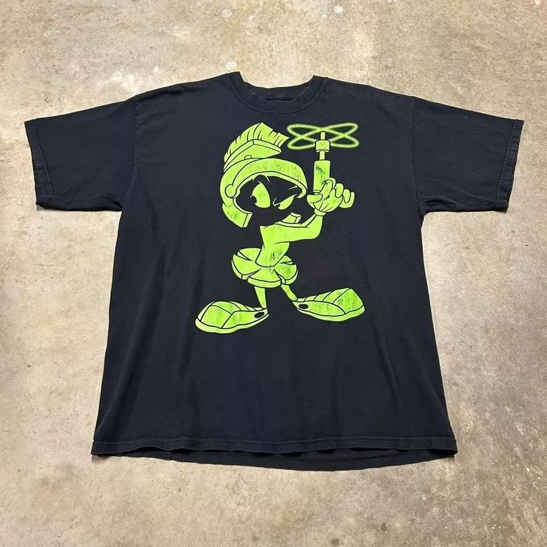 Vintage Y2K Looney Tunes Marvin the Martian Graphic Tee