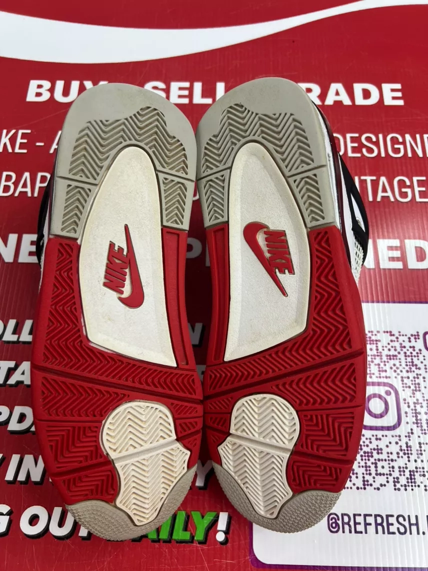 Air Jordan 4 Fire Red Size 10.5