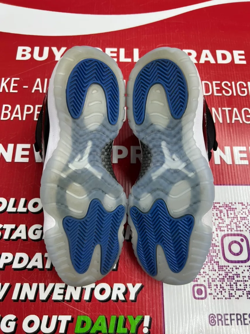 Air Jordan 11 Low Space Jam Size 7y