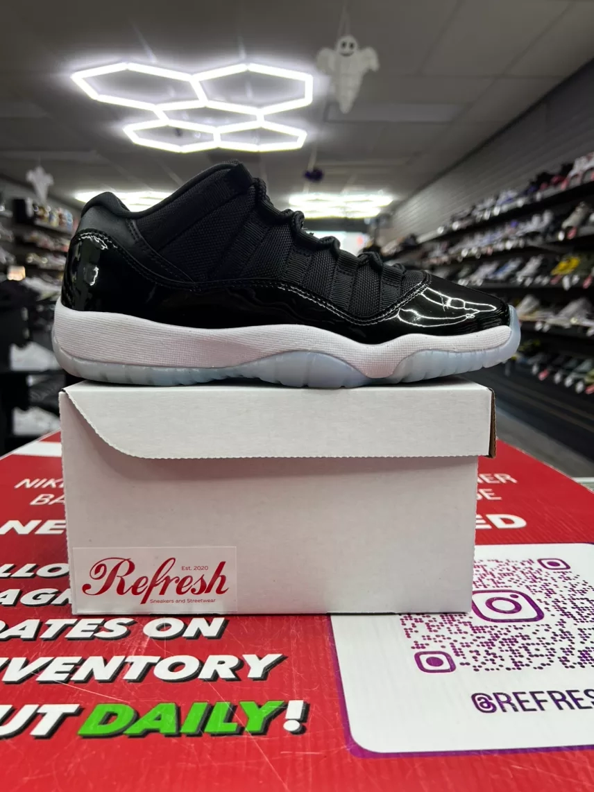 Air Jordan 11 Low Space Jam Size 7y