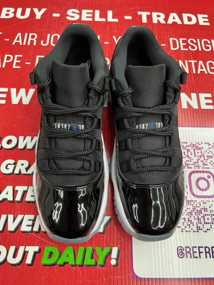 Air Jordan 11 Low Space Jam Size 7y