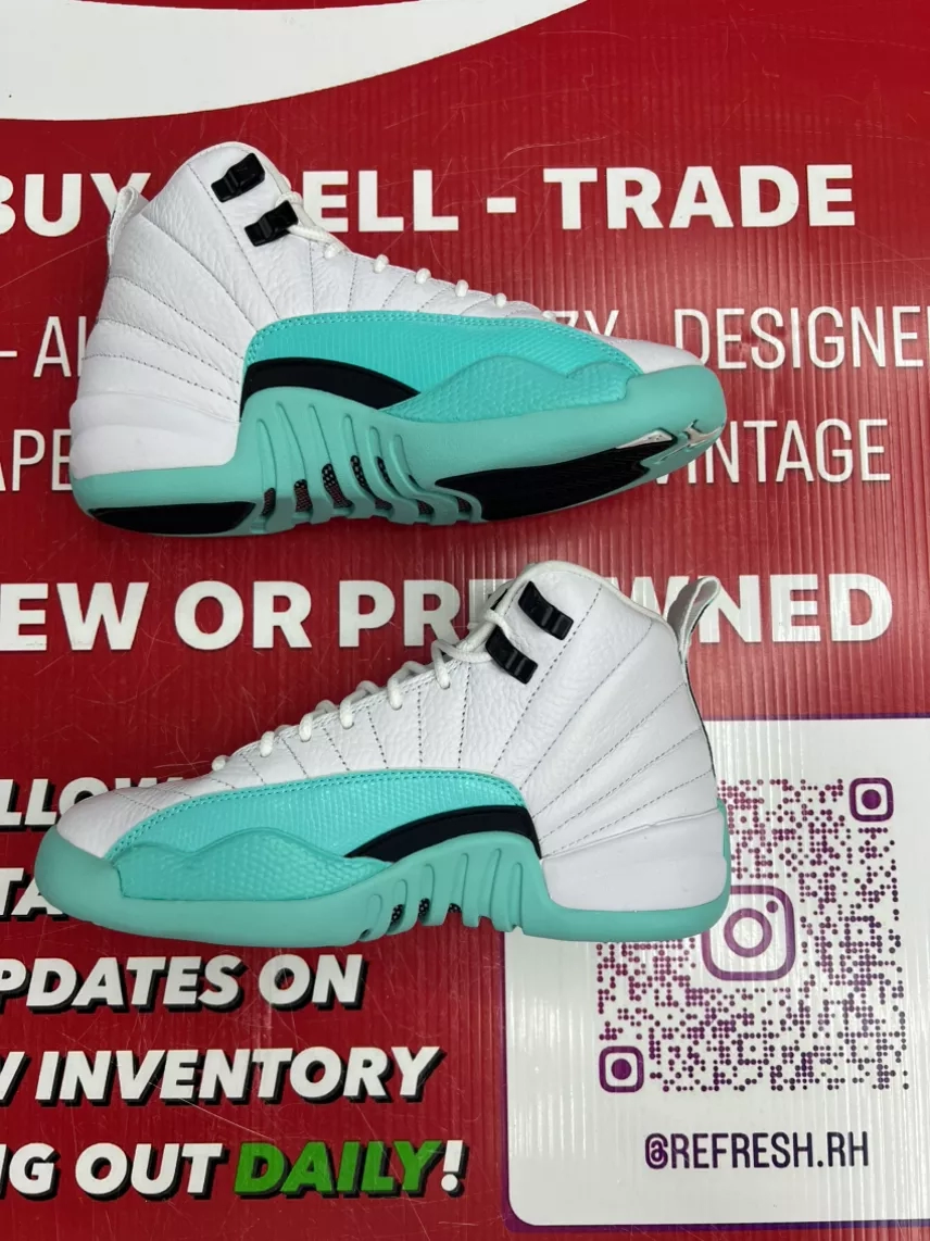 Air Jordan 12 Light Aqua Size 4y