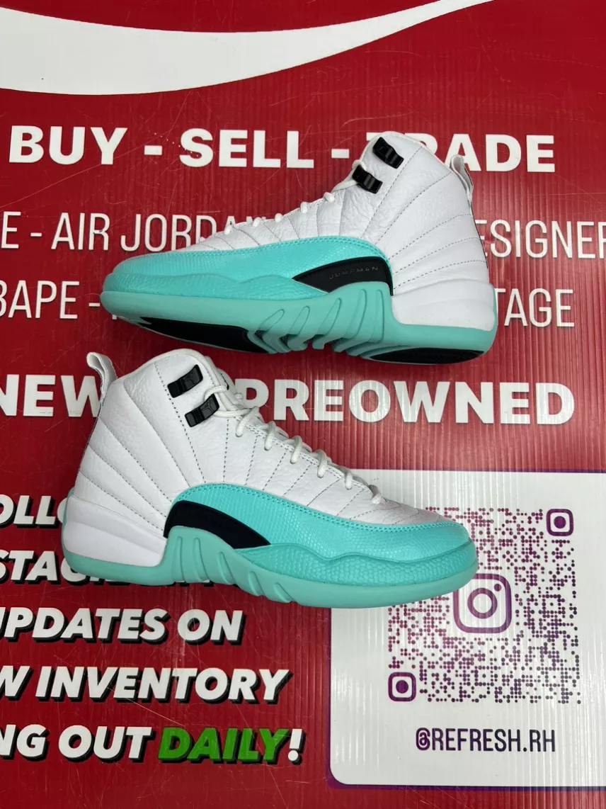 Air Jordan 12 Light Aqua Size 4y