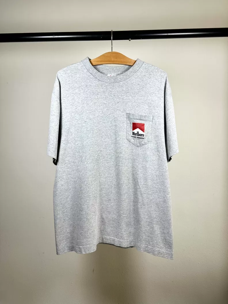 Vintage 90s rare Marlboro 1997 formula 1 racing team pocket tee shirt