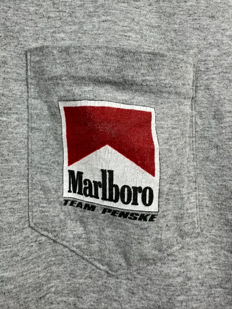 Vintage 90s rare Marlboro 1997 formula 1 racing team pocket tee shirt
