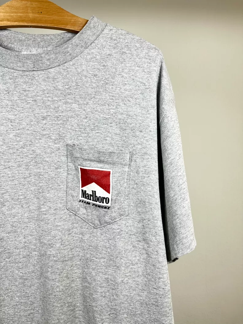 Vintage 90s rare Marlboro 1997 formula 1 racing team pocket tee shirt